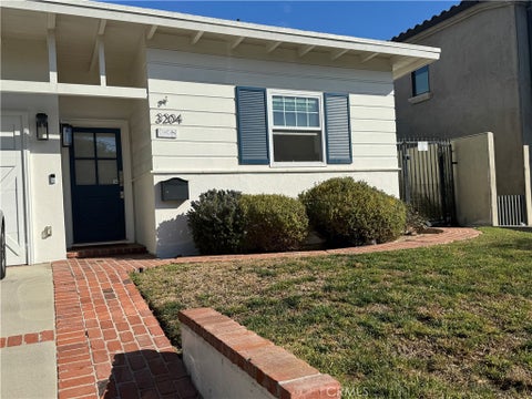 Photo of 3204 Pacific Avenue, Manhattan Beach, CA 90266 (MLS # SB25025862)