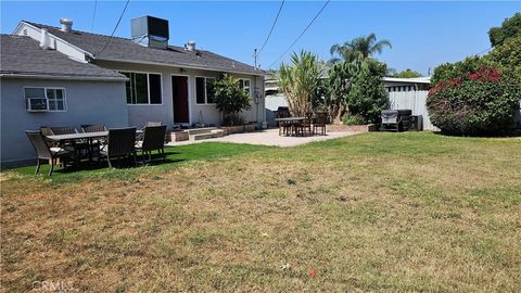 A home in Reseda