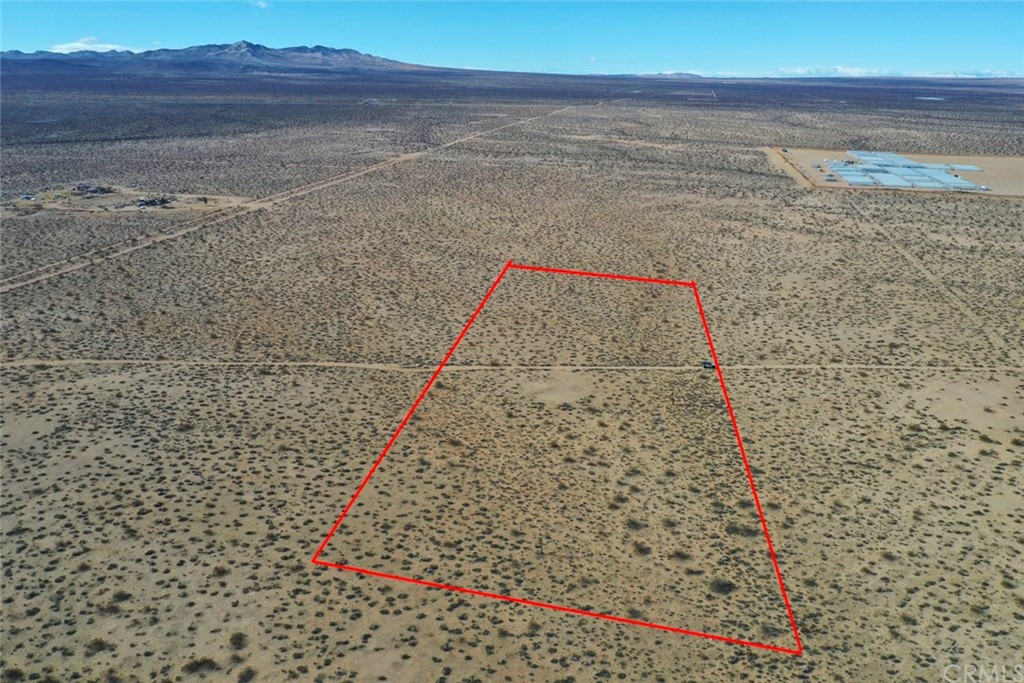 New Price!! EXCELLENT LAND OPPORTUNITY!! Own a piece of California land and have five acres of land in Helendale, California. Legal description is S 1/2 N 1/2 W 1/2 SE 1/4 SE 1/4 SEC 13 TP 8N R 6W 5 AC M/L. Seclusion and privacy in every direction. Latitude and longitude coordinates : 34.779322, -117.458070. Located few miles northwest of Silver Lake in Helendale. Parcel Number: 0462-063-53-0000