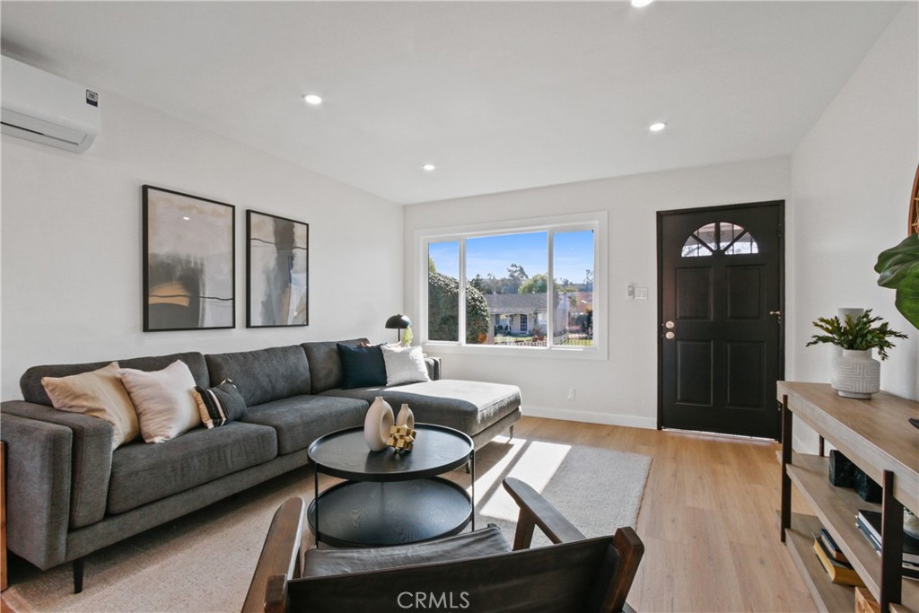 427 E Fernfield Drive