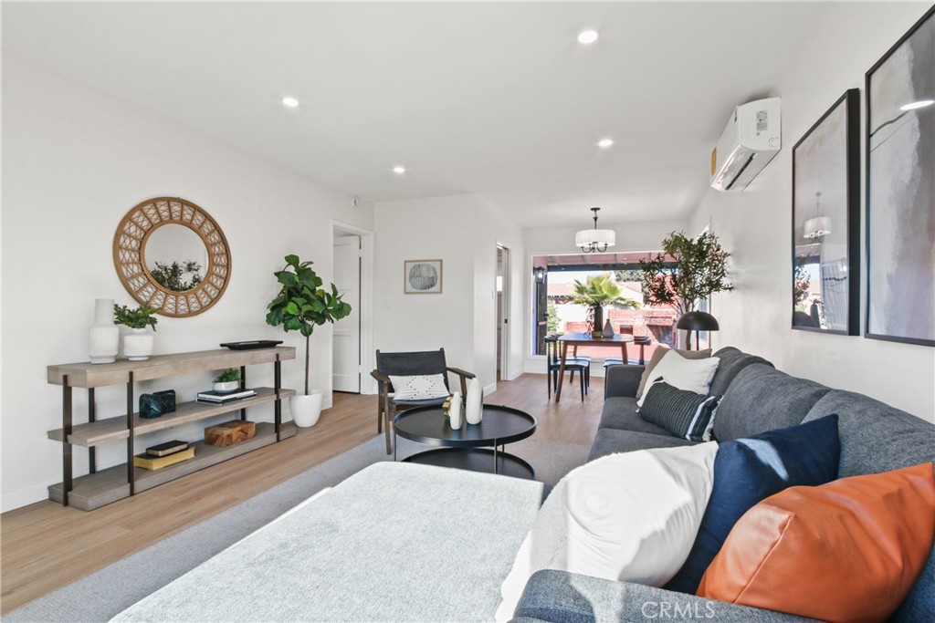 427 E Fernfield Drive