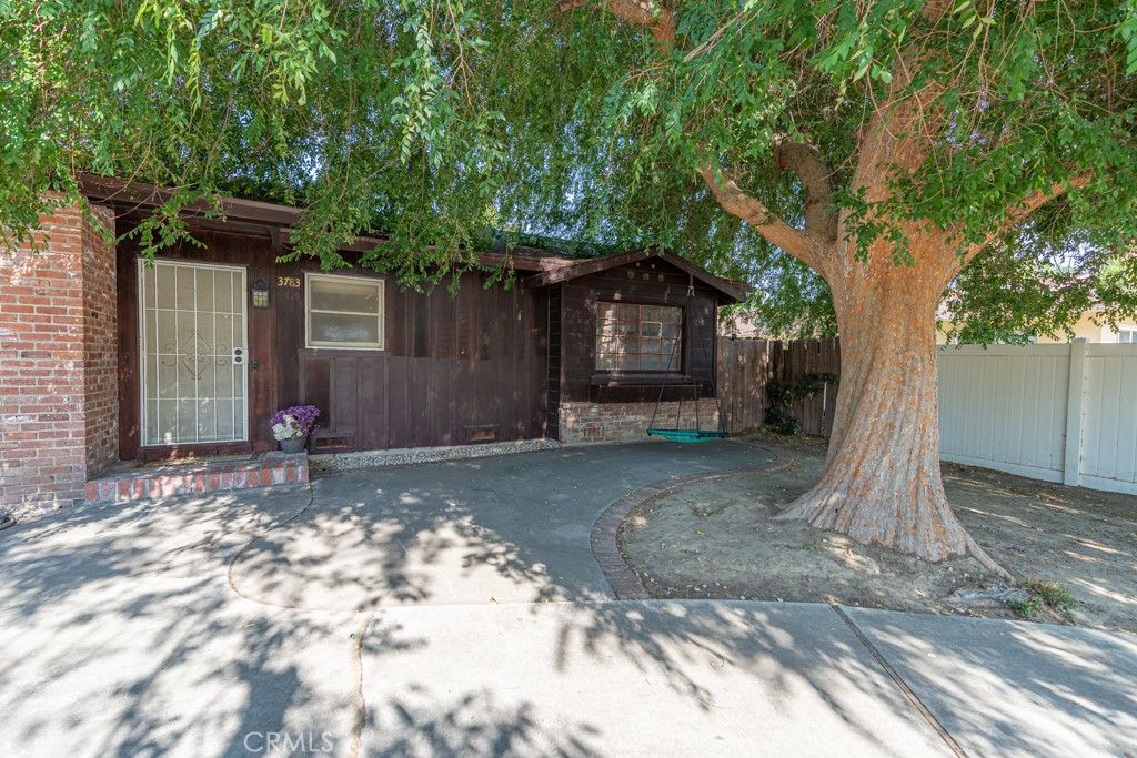 listing image 130726775375418901557