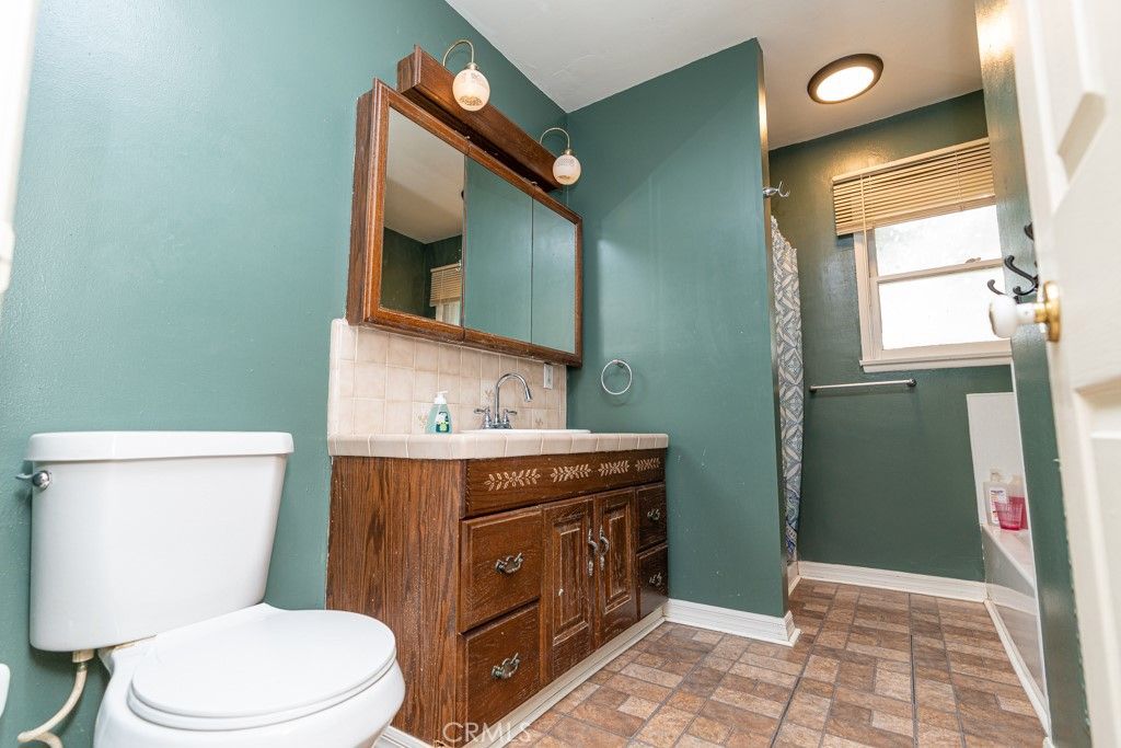 listing image 130725292433445069183
