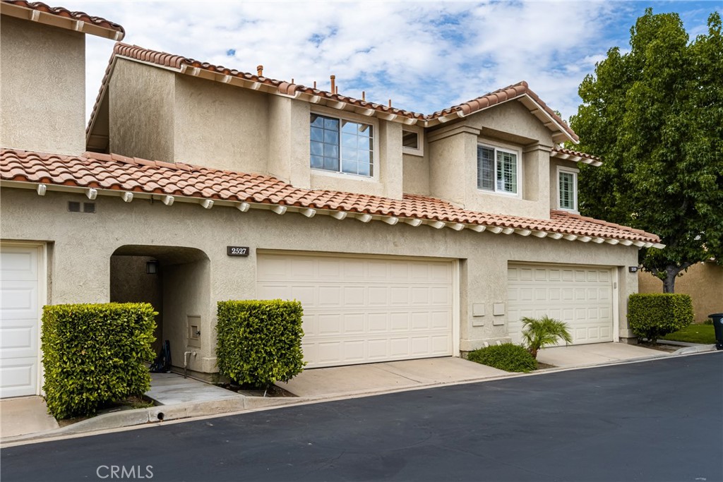 View Tustin, CA 92782 townhome