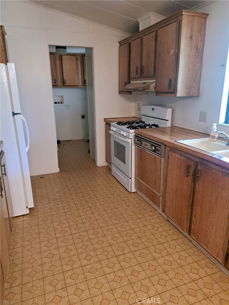 Photo 12 of 25 of 4031 Gray Stone Court mobile home