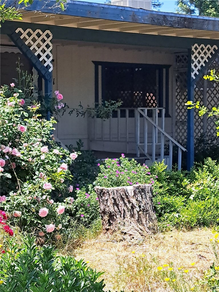 Photo 4 of 25 of 4031 Gray Stone Court mobile home