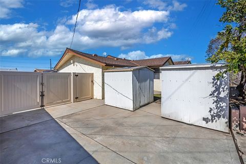 A home in La Mirada