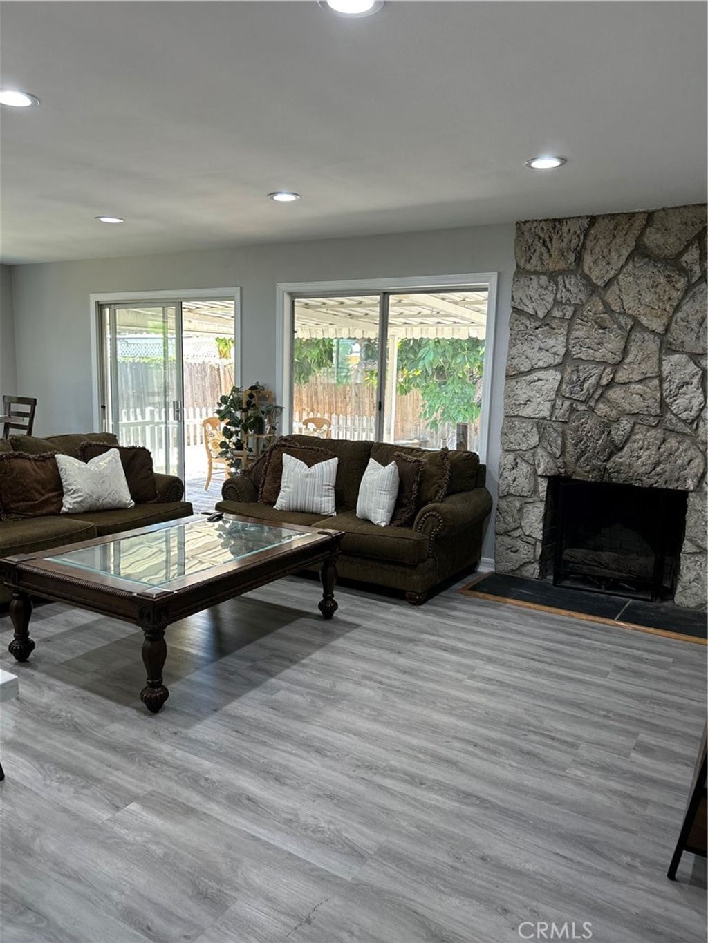 listing image 130727270857766460243