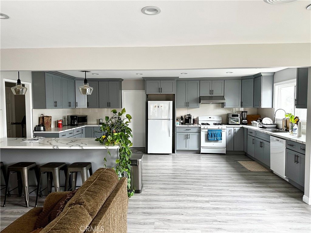 listing image 130724940969485549384