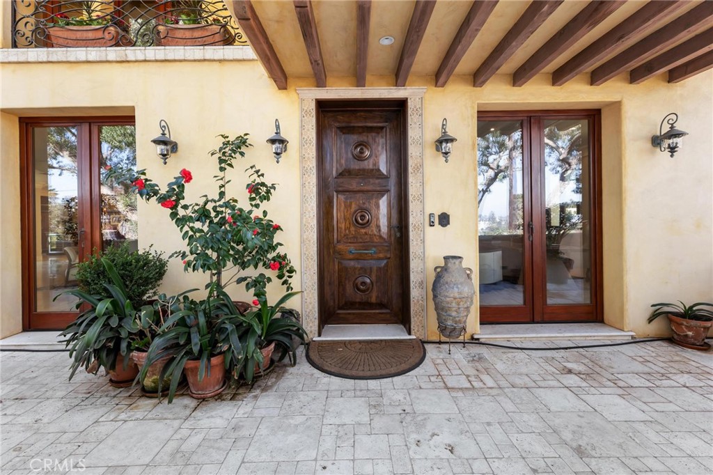 664 Calle Miramar