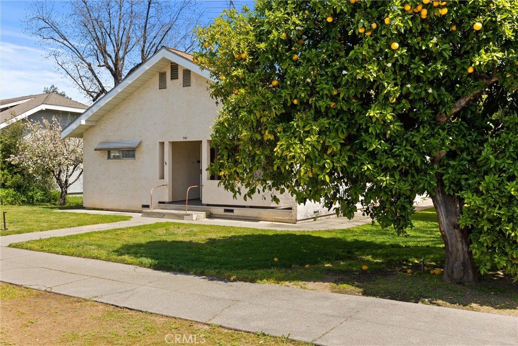 719 3rd Street