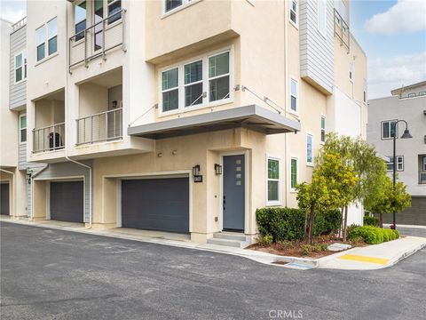 A home in El Segundo