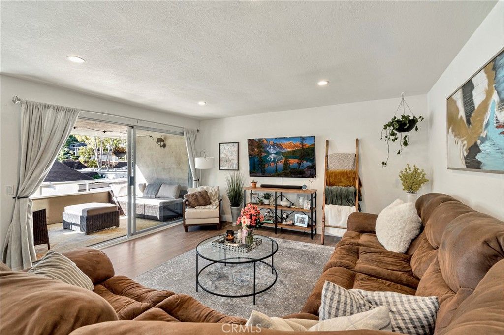 listing image 130724600869949516075