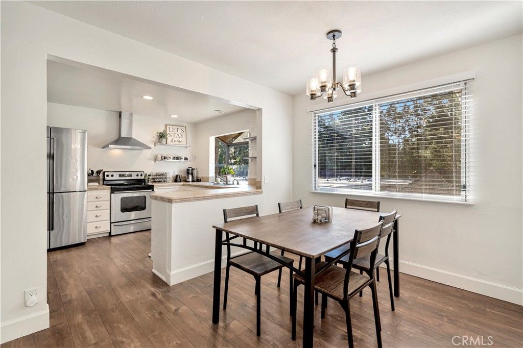 listing image 130720455079309719490