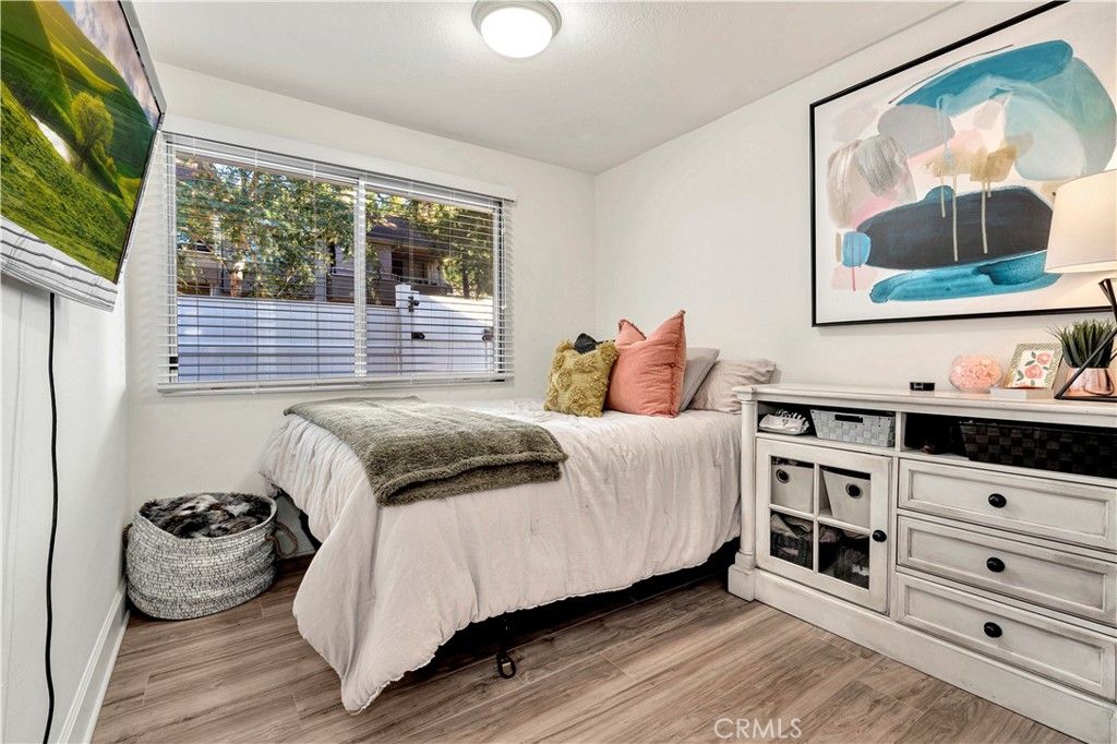 listing image 130724405913615765933