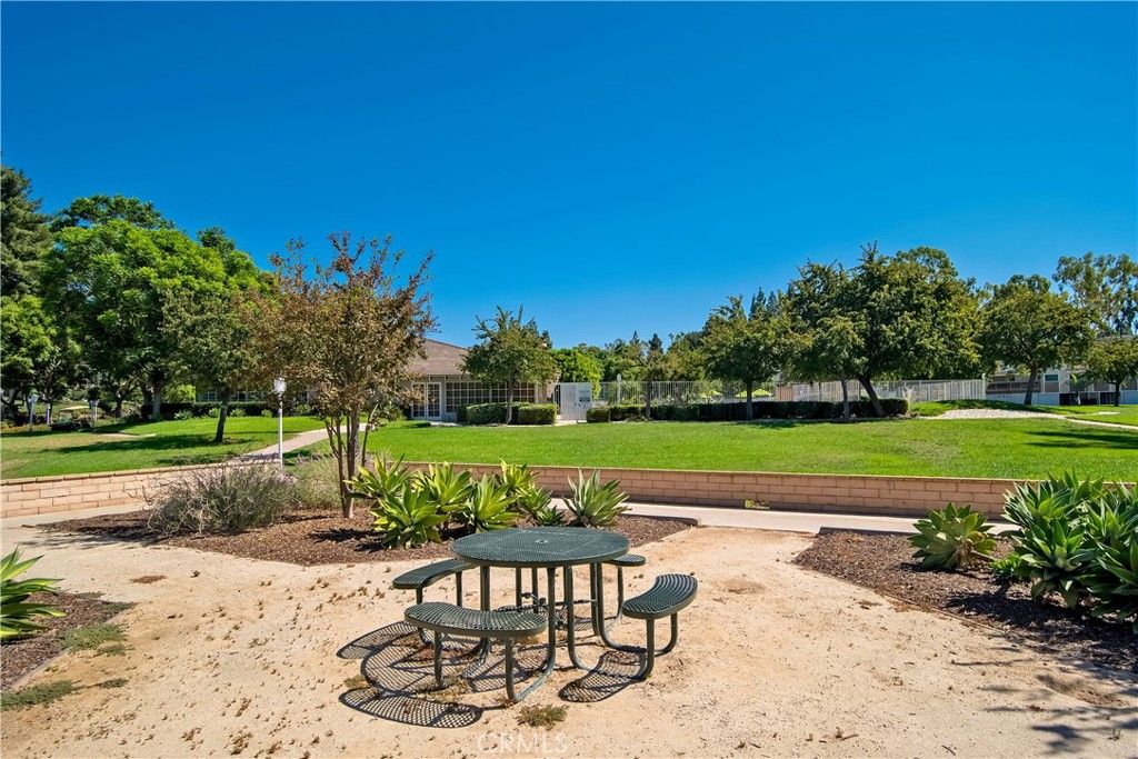 listing image 130723548879931058706