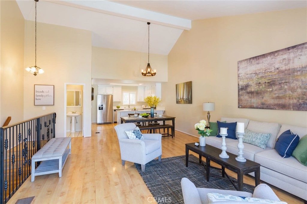 listing image 130722636959798650486