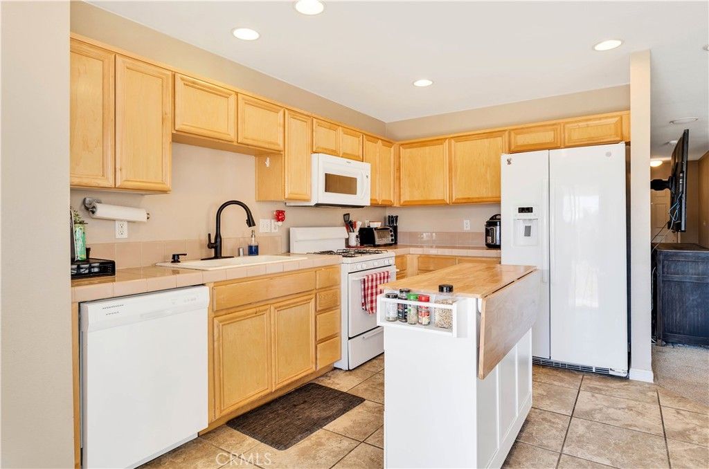 listing image 130728405083038205177
