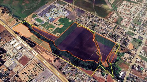 Photo of 400 N Oakglen Avenue, Nipomo, CA 93444 (MLS # SC25021245) Photo of 400 N Oakglen Avenue, Nipomo, CA 93444 (MLS # SC25021245)