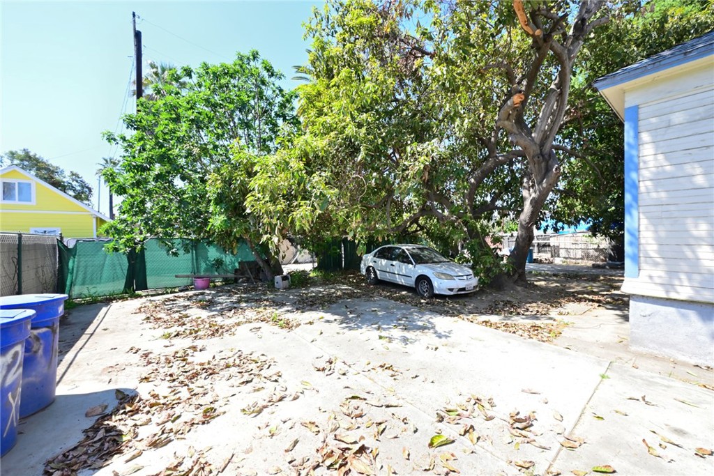 724 W 2nd Street