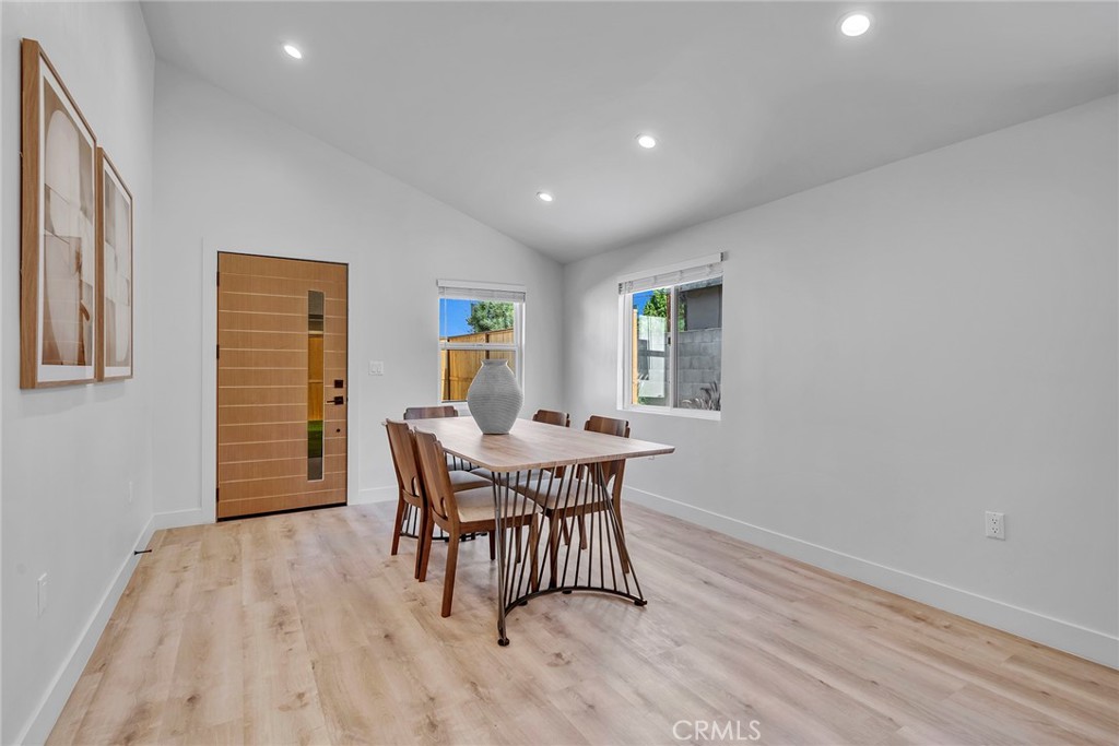 Properties 4 15333 Lemay Street