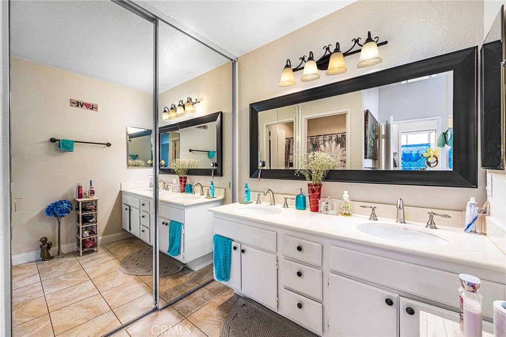 listing image 13072384897660
