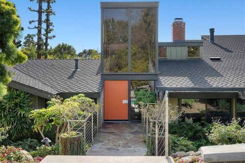 A home in North Tustin