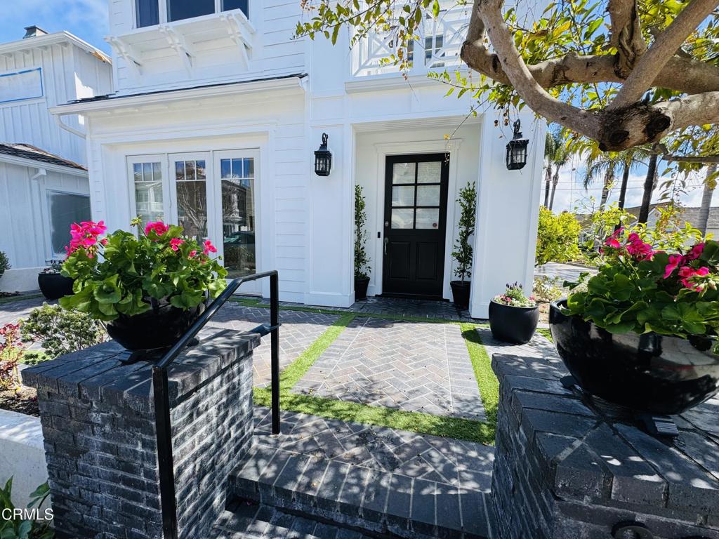200 Sapphire Avenue