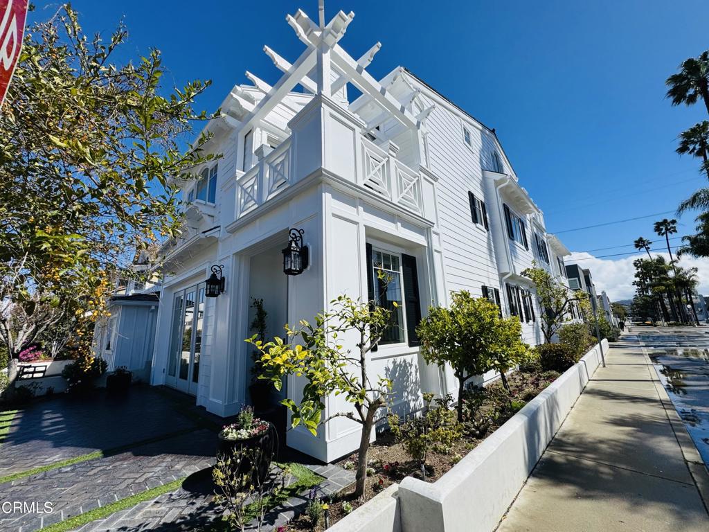 200 Sapphire Avenue