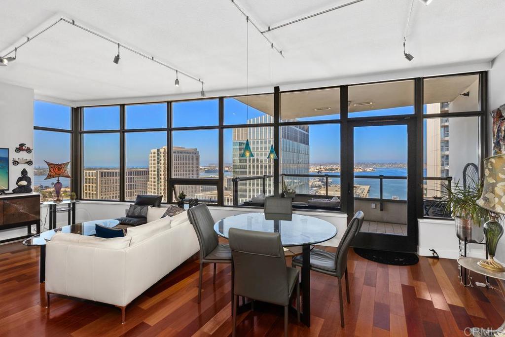 700 W E Street 1701