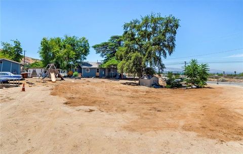 Photo of 1362 Garnet Avenue, Mentone, CA 92359 (MLS # EV23116088)