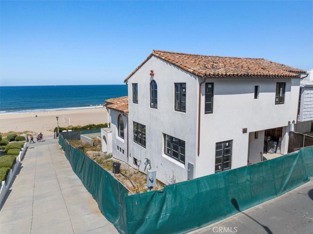Welcome to 3100 The Strand, located on a premier south facing corner lot on the
prime “Gold Coast” of the Manhattan Beach Strand… the exclusive stretch
characterized by uncrowded beaches, ice-plant covered dunes and some of the
most stunning vistas found anywhere on the Strand. With unmatched site lines
down the coast due to the “pulled back double lot to the south, the property at
3100 currently features a mid-remodel, 2,399s.f. 4 bedroom/3 bath, classic 1925
Spanish Revival home that beckons to a bygone era of simple beauty and timeless
elegance. This Spanish villa offers a new owner the chance to complete the build
out and cap the property off with a sparkling blue pool and cabana on the front
part of the lot as the final flourish on this special one of a kind offering.
The property at 3100 The Strand also presents the new owner with options. You
have the freedom to complete the owner’s vision of a “less is more” timeless
Spanish Villa or to start afresh and build out your vision of the best Manhattan
Beach has to offer. The current owner sees value for the completed Spanish
Revival home in the mid $17m’s, and the Receiver is open to exploring a
transaction structure that would deliver the completed Spanish Villa to a Buyer.
All offers subject to the approval of the Receiver and the Superior Court which
appointed the Receiver.