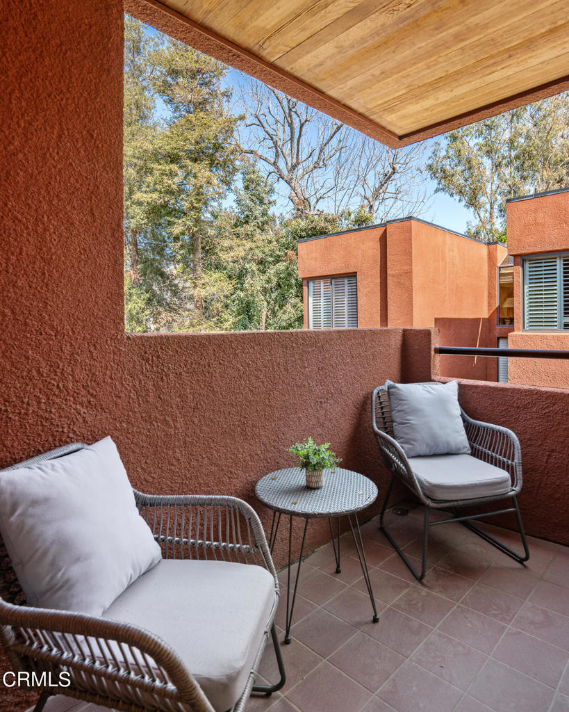 Photo 16 of 22 of 776 S Orange Grove Boulevard 12 townhome
