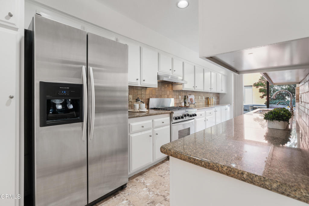 Photo 6 of 22 of 776 S Orange Grove Boulevard 12 townhome