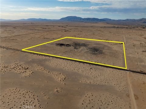 Photo of 23 Valle Vista, 29 Palms, CA 92277 (MLS # JT24206423)
