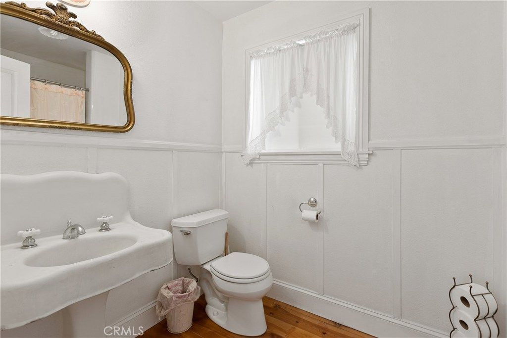 listing image 130720775528427454719