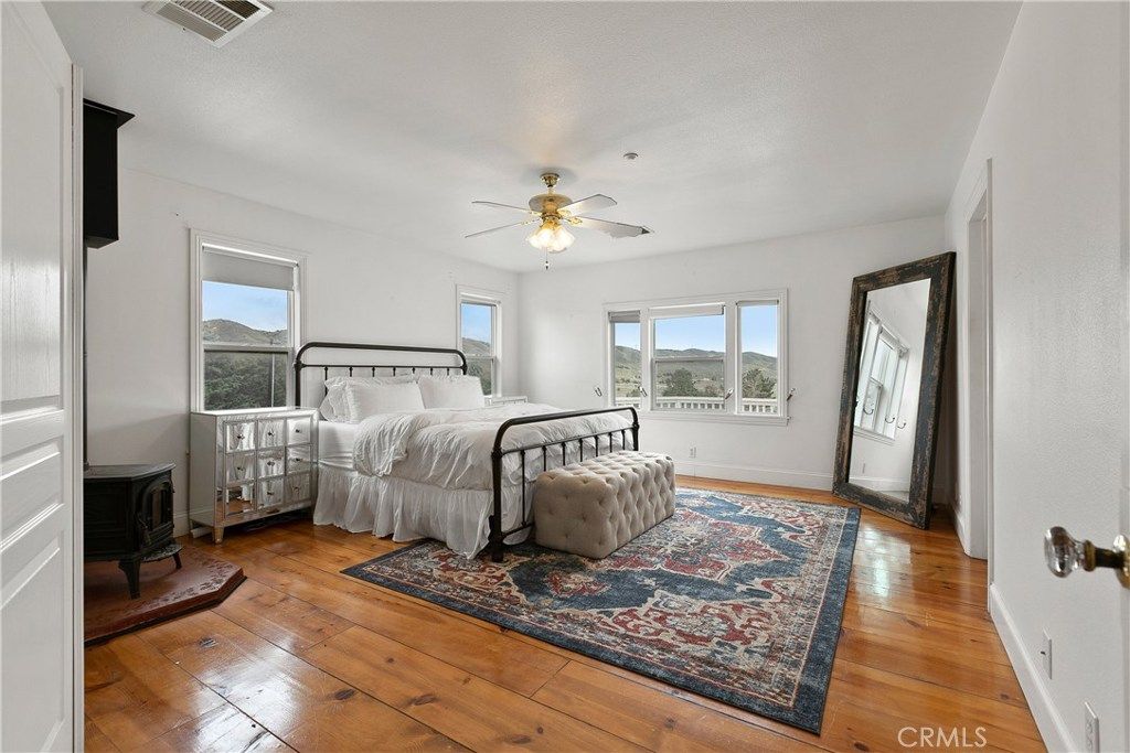 listing image 130721850303133812670