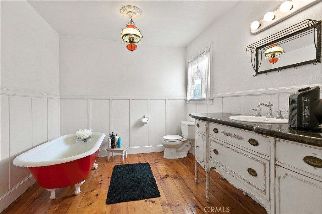 listing image 130728787175114071833