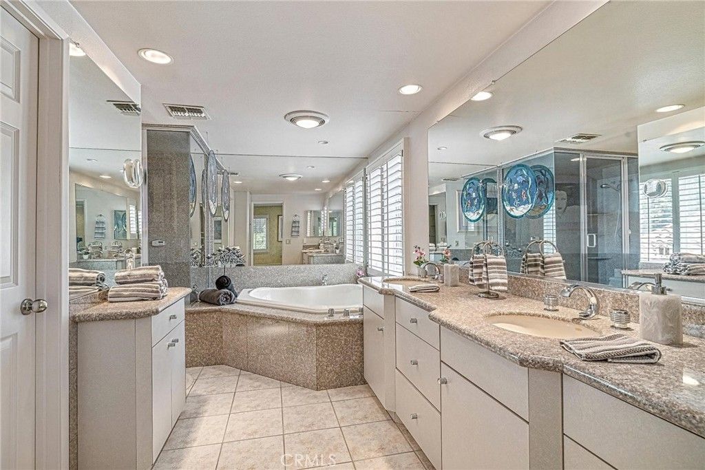 listing image 13070142368554054671