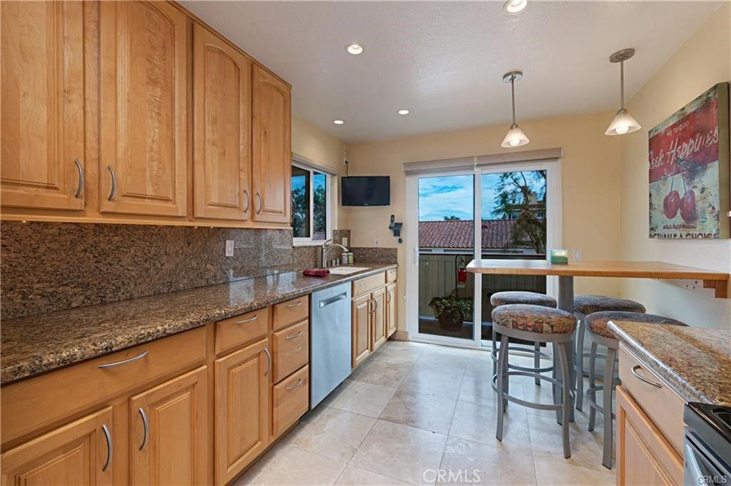 listing image 130720304944534587080