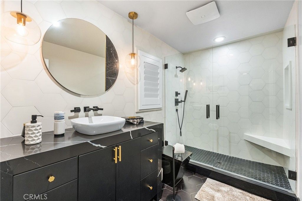 listing image 130722244029688041549