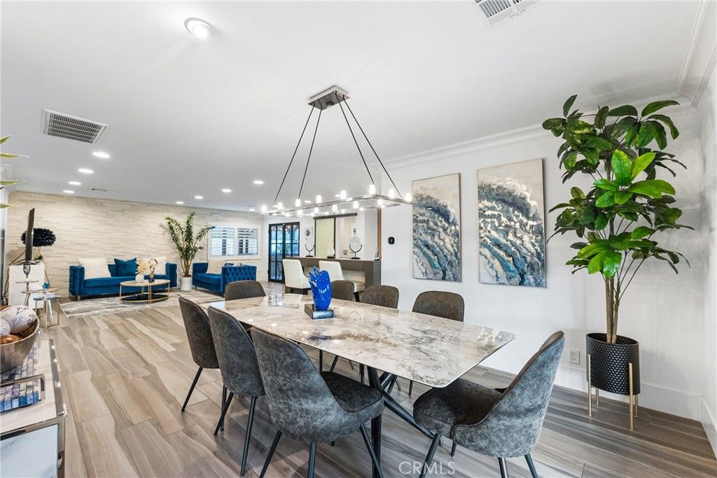 listing image 130726123912384084393