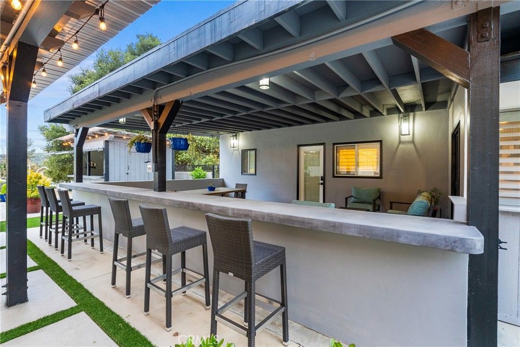 listing image 130724900822666827915