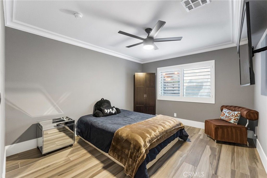 listing image 130724625612715128254