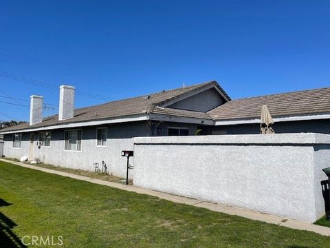Photo of 1314 N Bewley Street, Santa Ana, CA 92703 (MLS # PW25051499)
