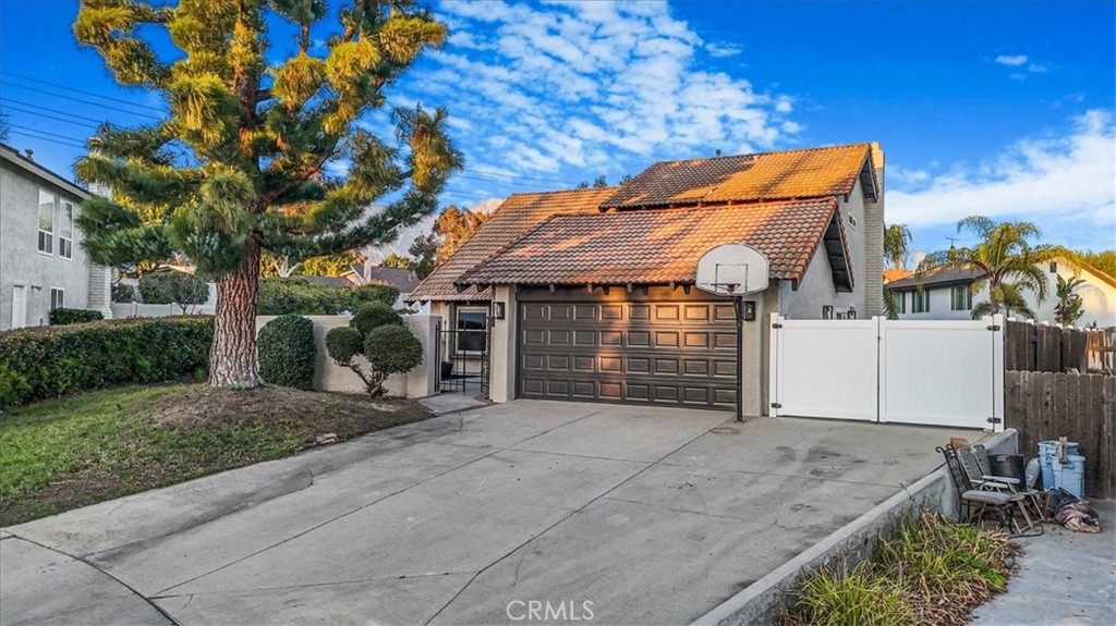 1592 Wedgewood Way