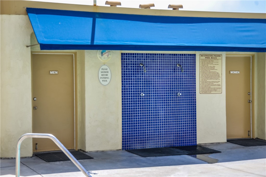 711 Pacific Coast Highway 216