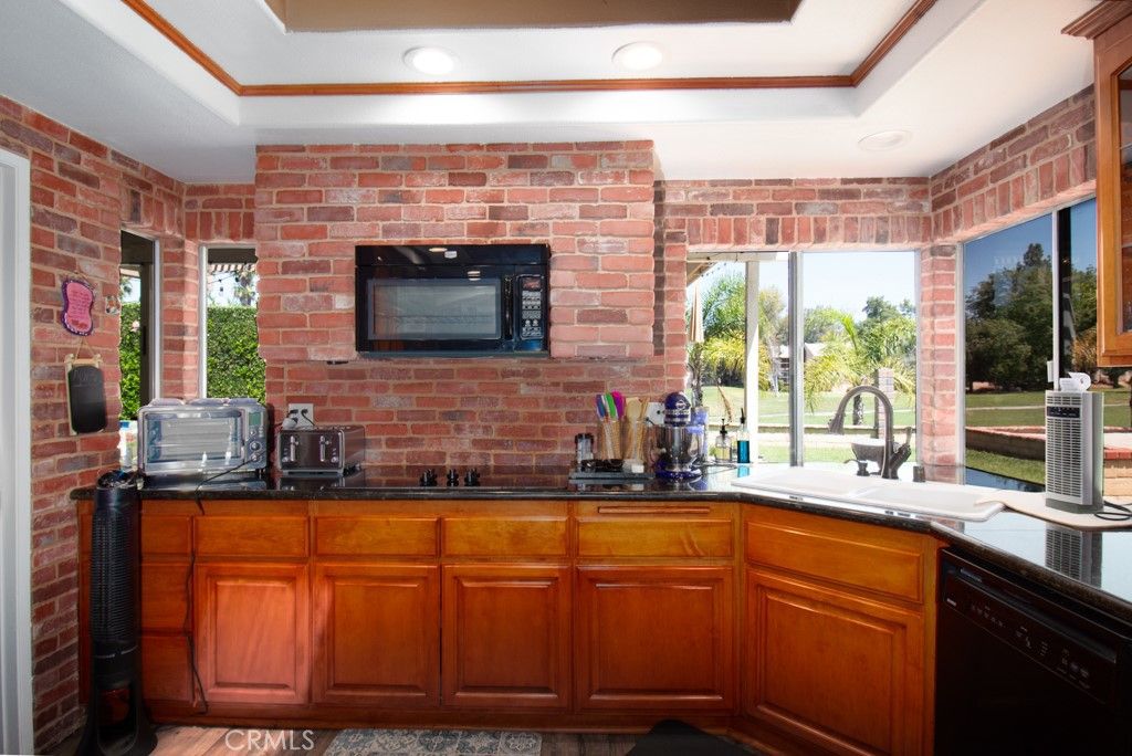 listing image 130726078592440076067