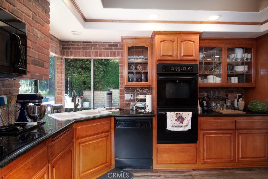 listing image 130722998512041433126
