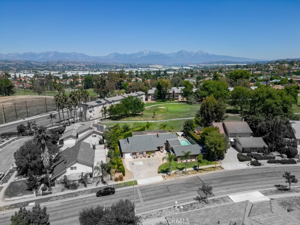 listing image 130726460941788692651